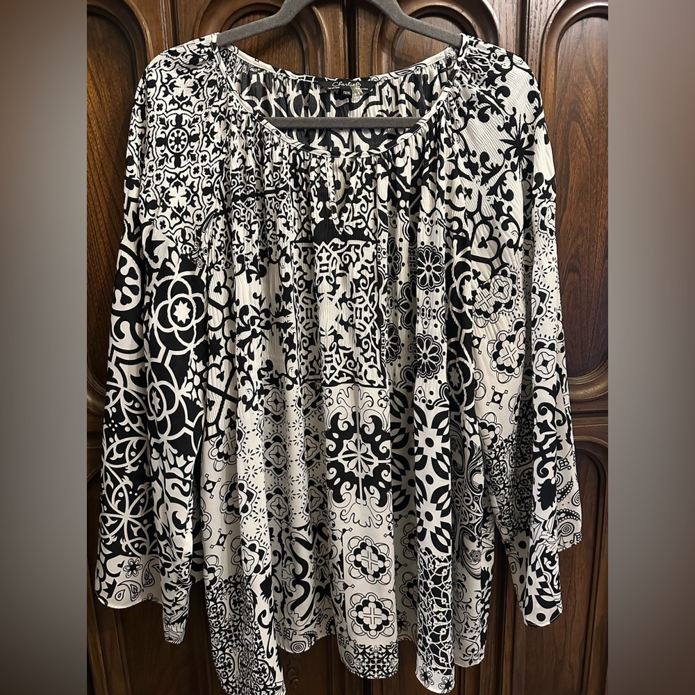 CHARLIE B Black and White Patterned Top